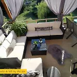 Modern Studio&loft By The Sea 펜션 에파노미